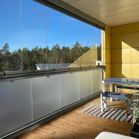 Kattohuoneisto Sinulle, Hallipaikka Autolle 公寓