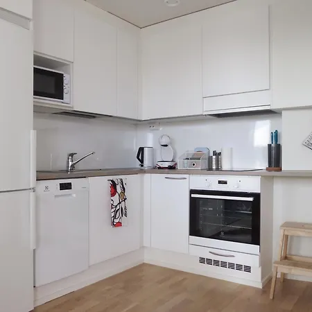 Kattohuoneisto Sinulle, Hallipaikka Autolle *